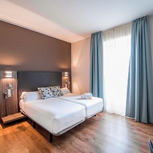 Camera con letto king size